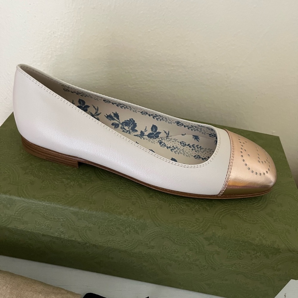 NIB Gucci Women's Leather Ballet Flat Mystic White Shoes Size 37.5 US 7-7.5. - Picture 4 of 9